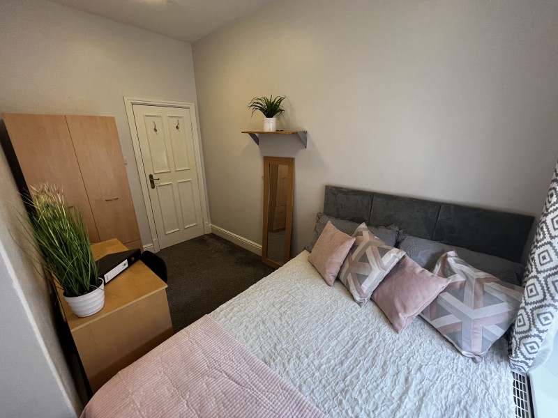Photo of Ridgeway Cottage, LS6 2EF