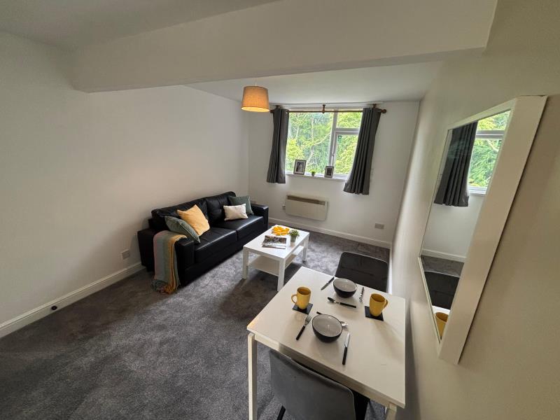 Photo of F1 - 9 North Grange Road   LS6 2BR