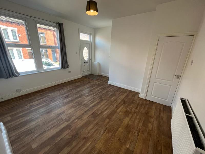 Photo of 35 Longroyd Grove, LS11 5HF
