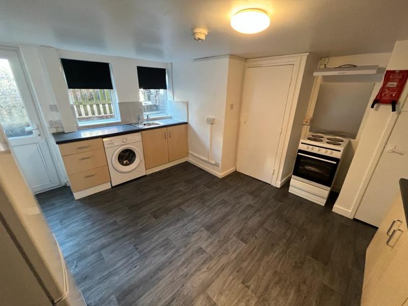 Photo of 35 Longroyd Grove, LS11 5HF