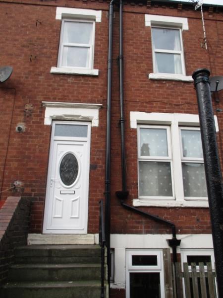 Photo of 35 Longroyd Grove, LS11 5HF