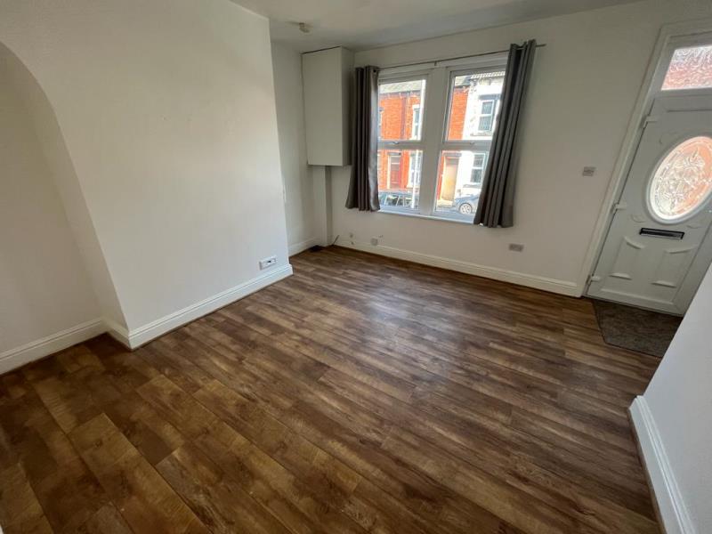 Photo of 35 Longroyd Grove, LS11 5HF