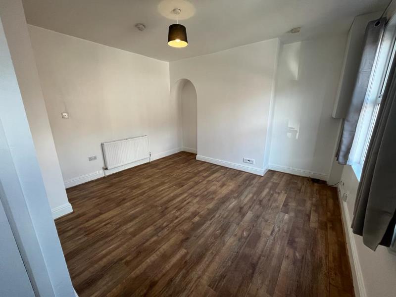 Photo of 35 Longroyd Grove, LS11 5HF