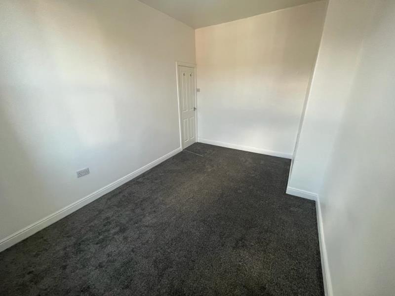 Photo of 35 Longroyd Grove, LS11 5HF