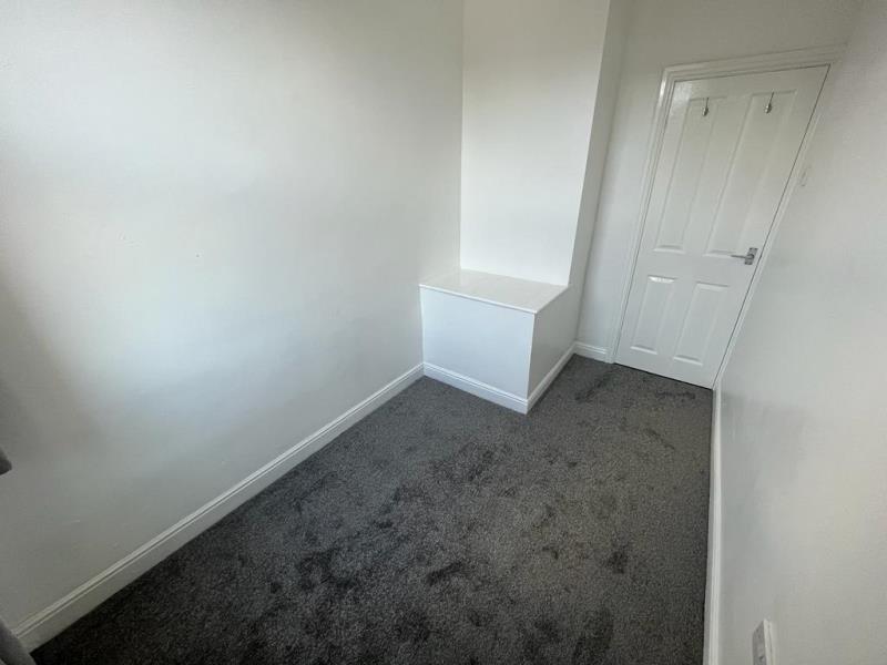 Photo of 35 Longroyd Grove, LS11 5HF