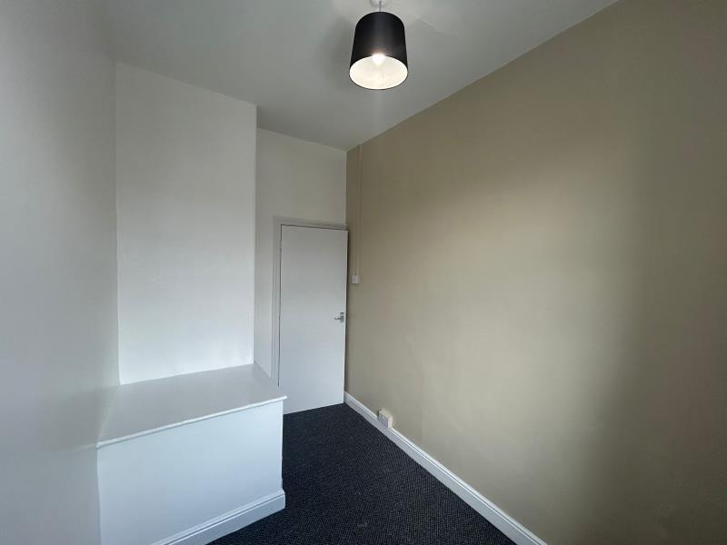 Photo of 31 Longroyd Grove, LS11 5HF