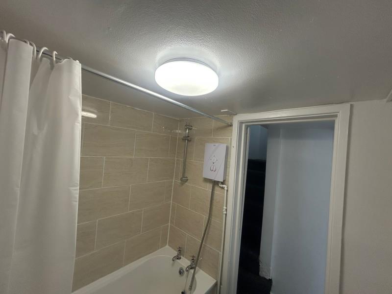 Photo of 31 Longroyd Grove, LS11 5HF