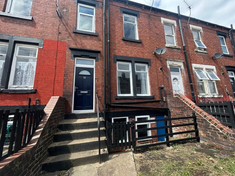 Photo of 31 Longroyd Grove, LS11 5HF