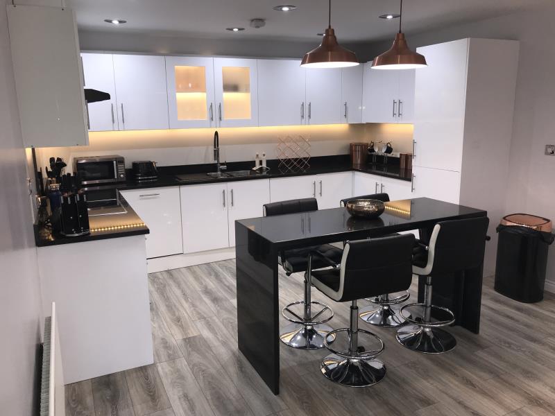 Photo of 84 Carisbrooke Road, LS16 5RX