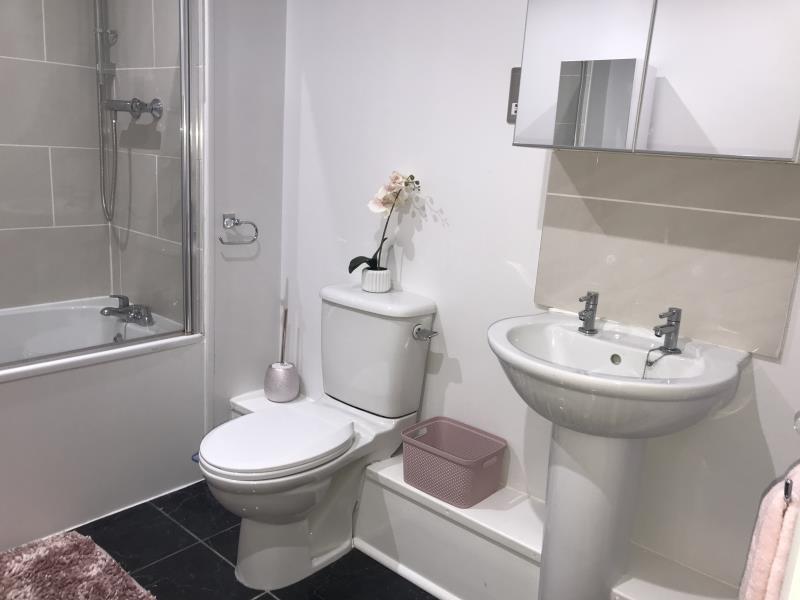 Photo of 84 Carisbrooke Road, LS16 5RX