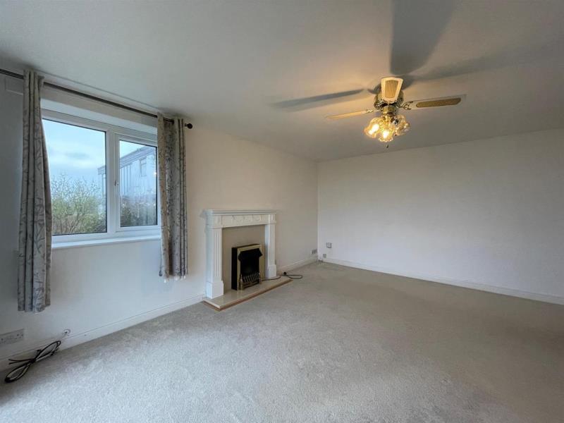 Photo of 138 Scholes Park Road, YO12 6RA