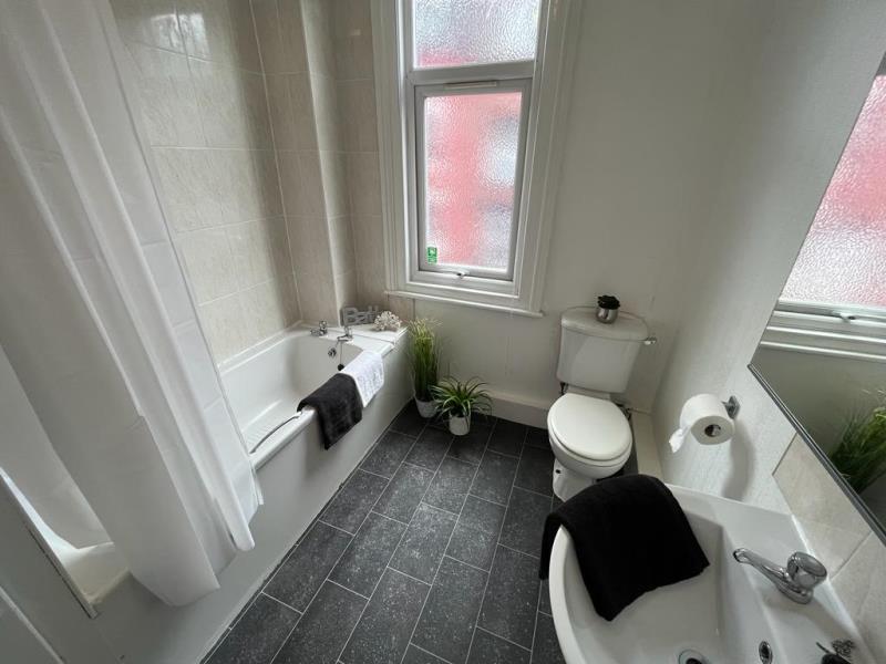 Photo of 11 Glebe Avenue, LS5 3HN