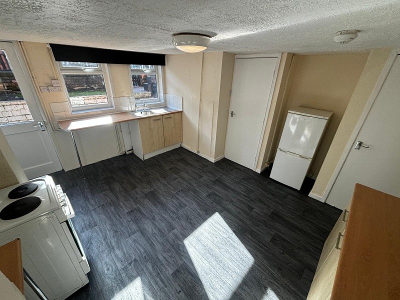 Photo of 27 Longroyd Grove, LS11 5HF