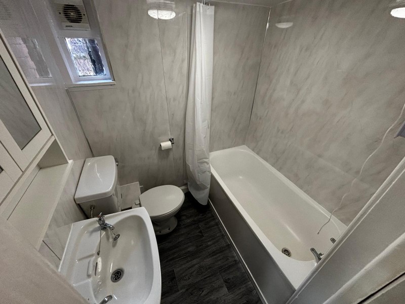Photo of 27 Longroyd Grove, LS11 5HF