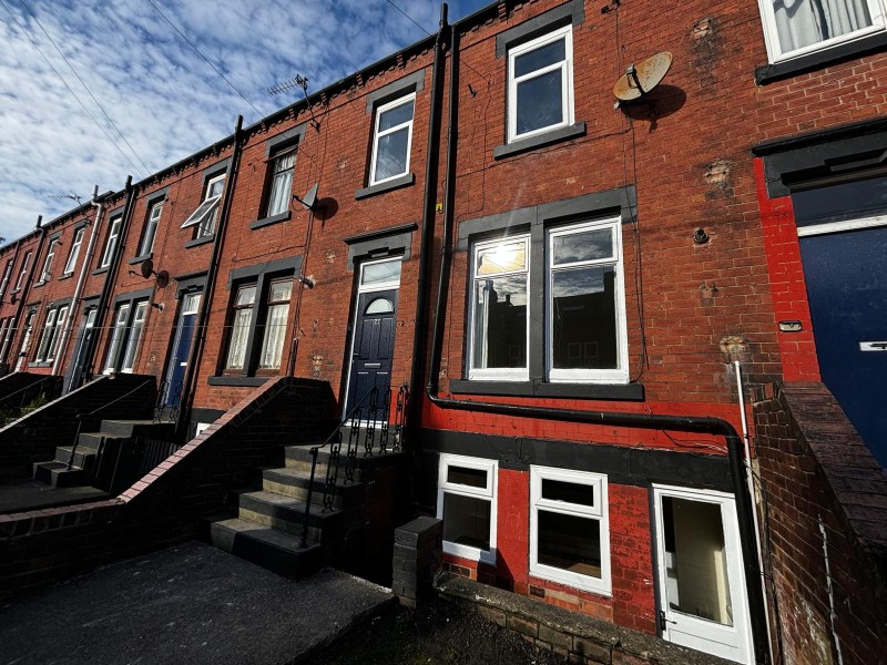 Photo of 27 Longroyd Grove, LS11 5HF