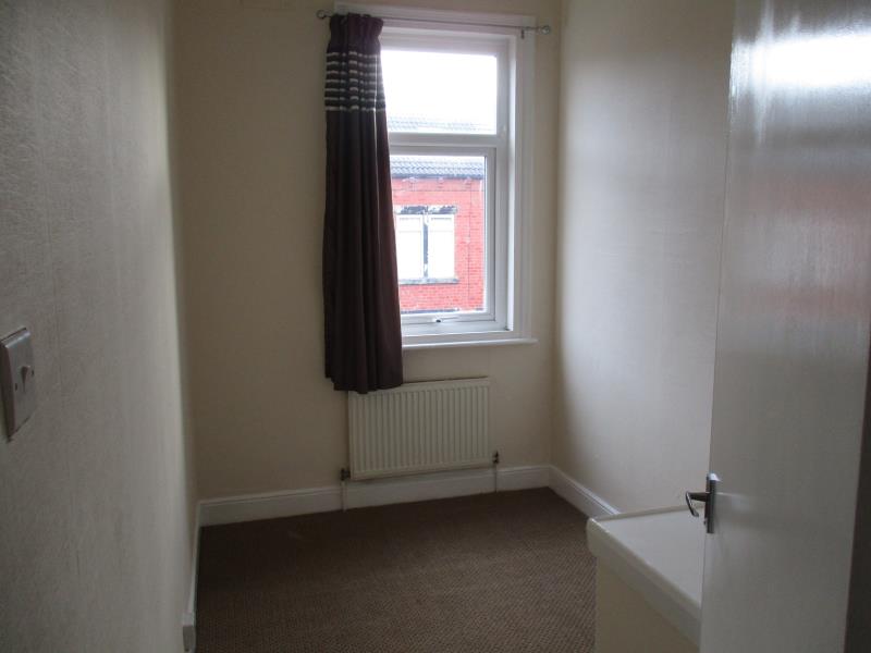 Photo of 37 Longroyd Grove, LS11 5HF
