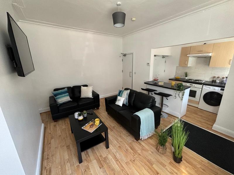 Photo of 4 Granby Grove, LS6 3BE