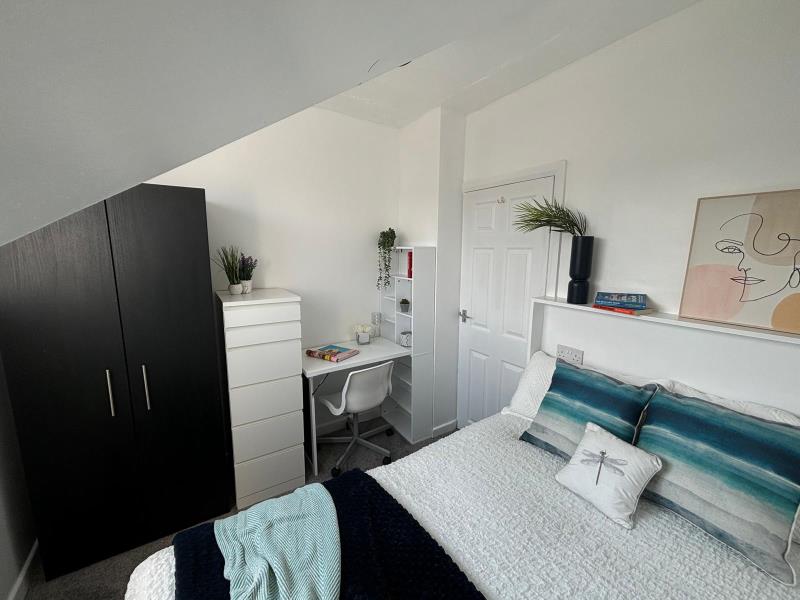 Photo of 4 Granby Grove, LS6 3BE