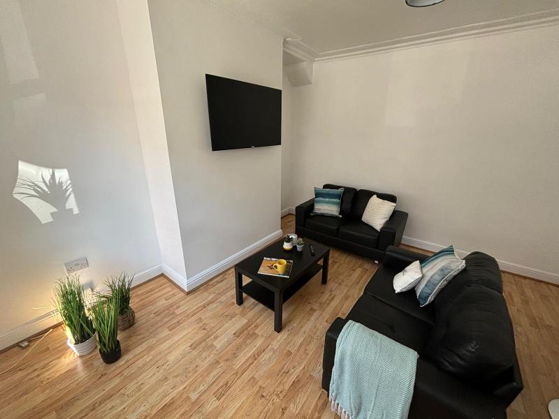 Photo of 4 Granby Grove, LS6 3BE
