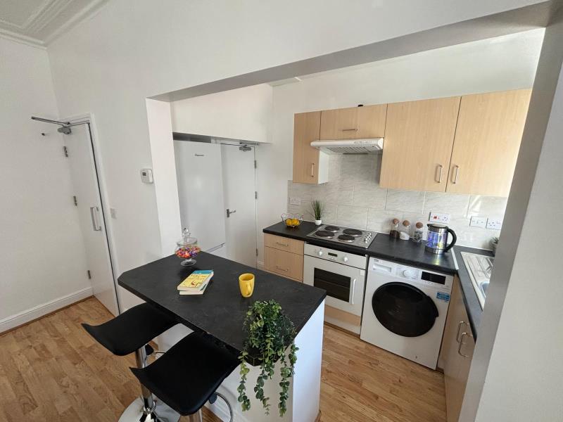 Photo of 4 Granby Grove, LS6 3BE