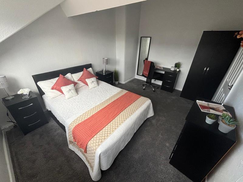 Photo of 2 Granby Grove, LS6 3BE