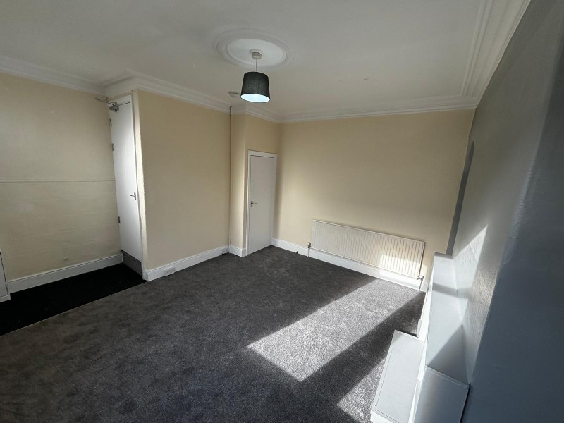 Photo of 37 Longroyd Grove, LS11 5HF