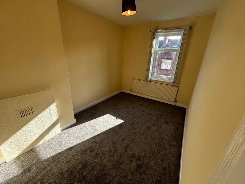 Photo of 37 Longroyd Grove, LS11 5HF