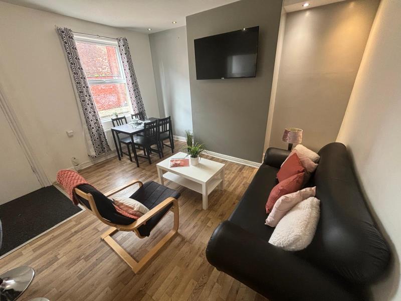 Photo of 8 Granby Place, LS6 3BD