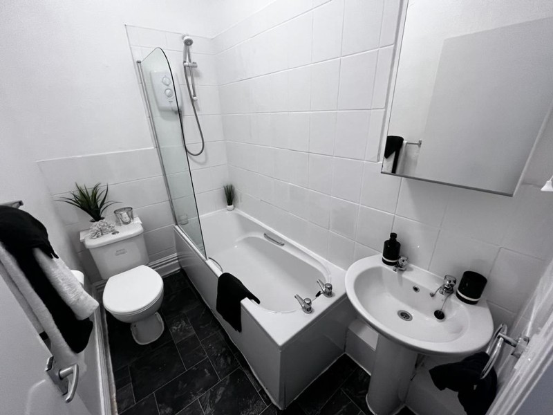 Photo of 4a Brentwood Grove, LS12 2DB