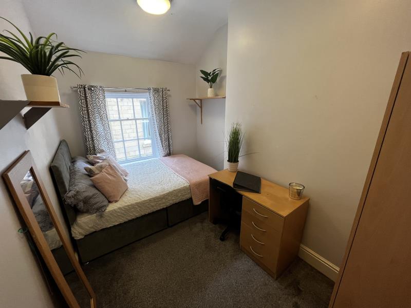 Photo of Ridgeway Cottage, LS6 2EF