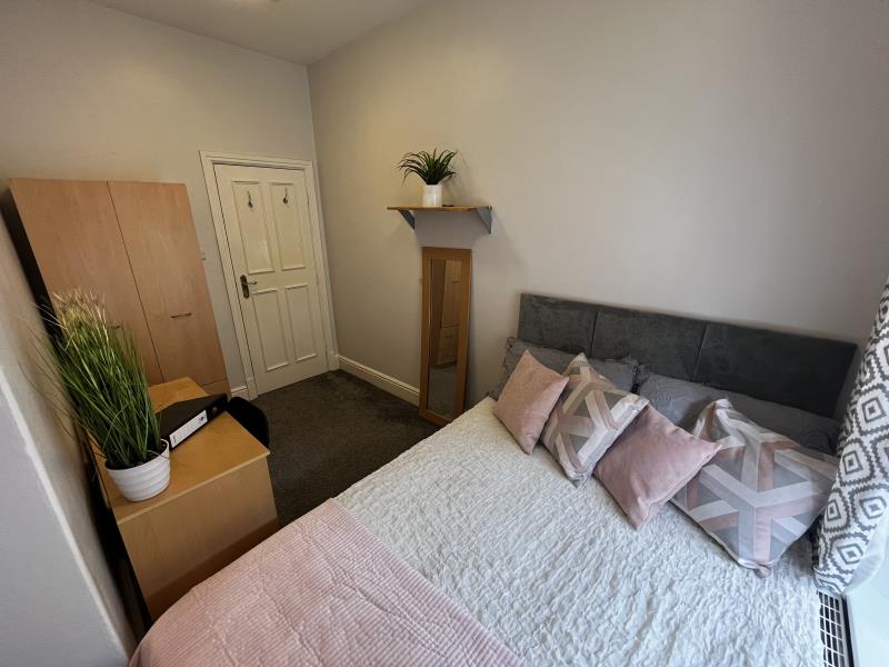 Photo of Ridgeway Cottage, LS6 2EF